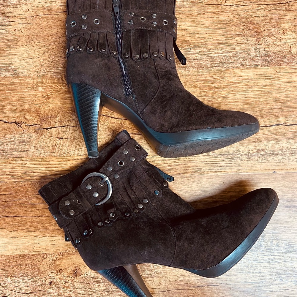 New Size 9 Brown Suede Fringe Booties